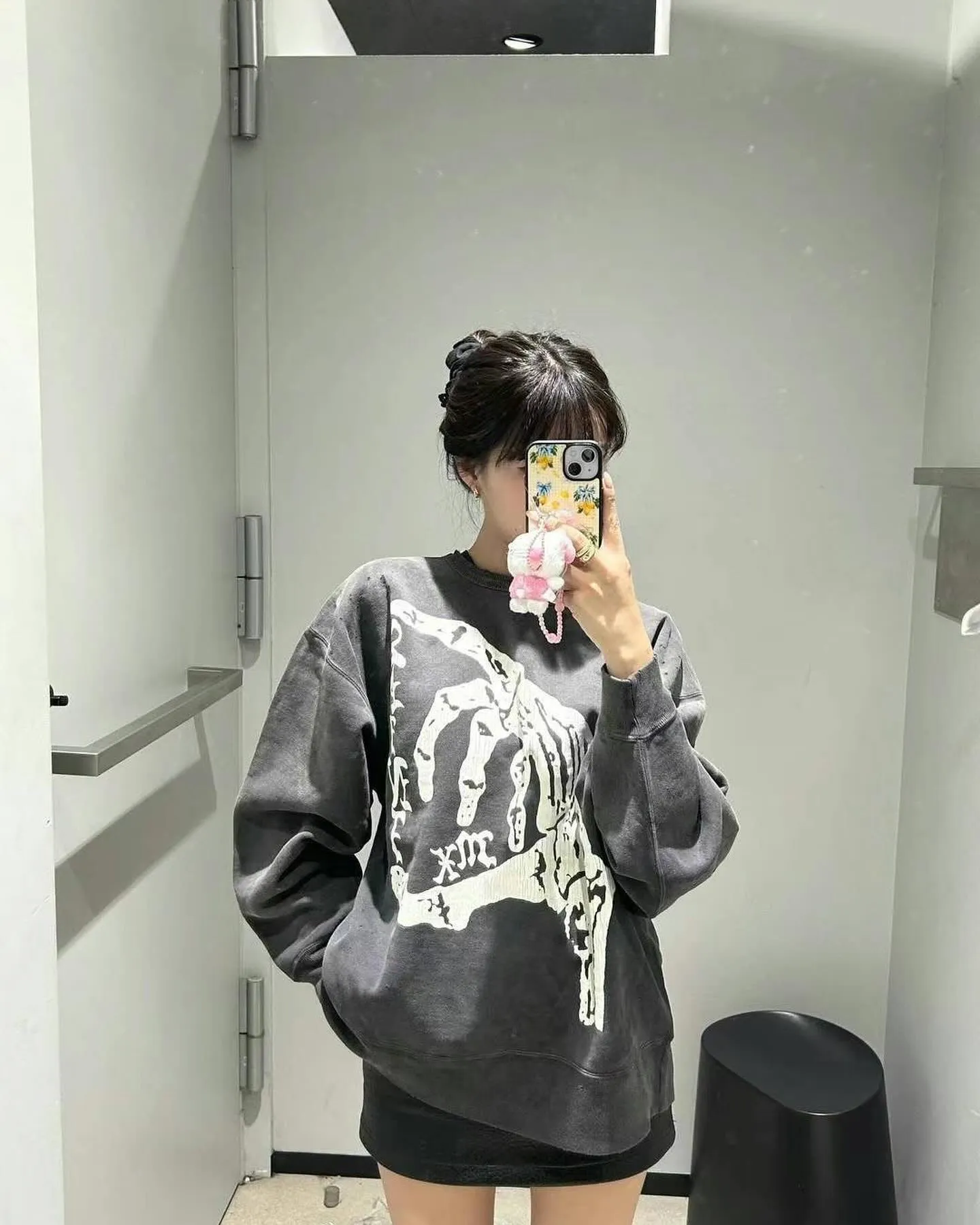 SAINT M×××××× BONE SAINT CREW SWT/BLK Bone SAINT destruction sweatshirt, washed black S-XL Assute dyeing, genuine whole garment sprayed with horse-hair fading process, collar/cuffs frayed in many places, front and rear panels/sleeves super complex fraying, heavy washing and water distressing, correct fruit mark/angel mark